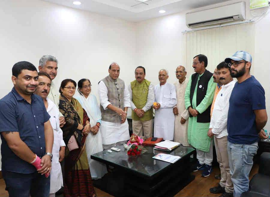 UttarakhandDaligation meet home minister for new districts in uttarakhand